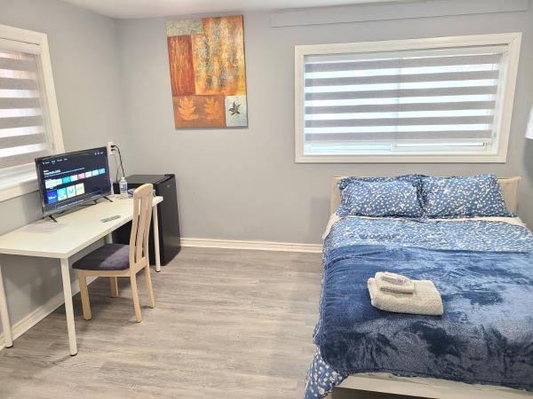 Cloud Bnb Downtown Ottawa : photo 3 de la chambre chambre familiale avec salle de bains commune