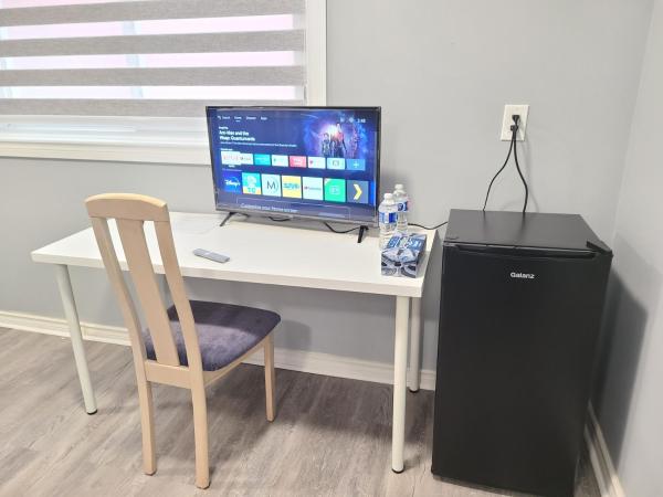 Cloud Bnb Downtown Ottawa : photo 4 de la chambre chambre familiale avec salle de bains commune