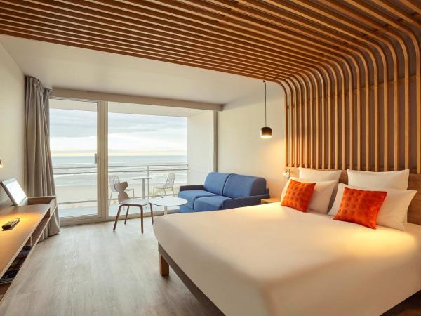 Novotel Thalassa Le Touquet : photo 7 de la chambre chambre double supérieure avec canapé-lit et balcon - vue sur mer