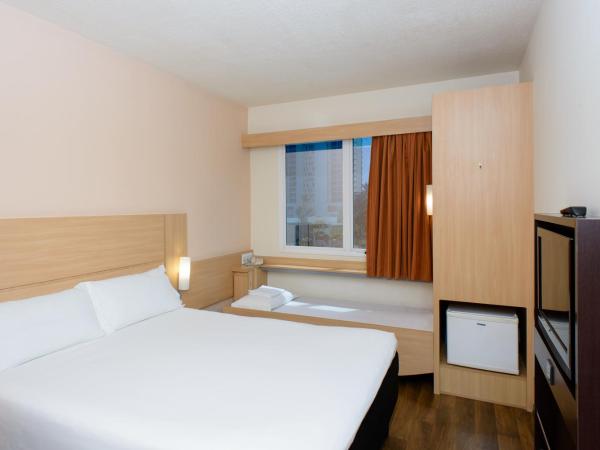 ibis Salvador Rio Vermelho : photo 4 de la chambre standard room with one double beds and one extra bed for children 