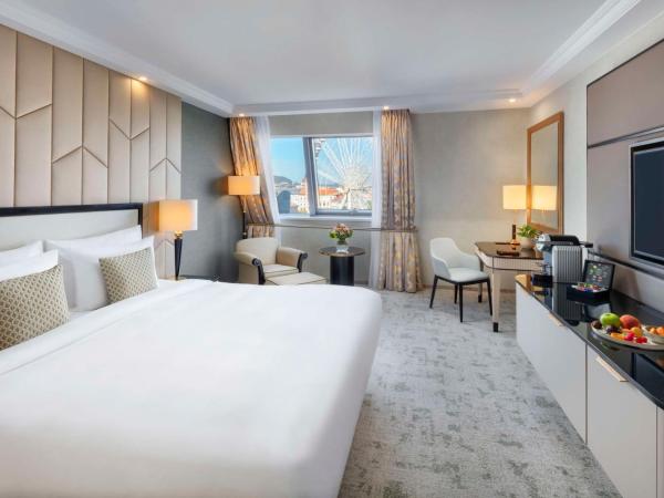 Kempinski Hotel Corvinus Budapest : photo 1 de la chambre chambre deluxe - vue sur parc