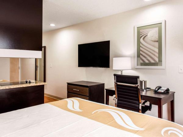 Quality Inn & Suites Myrtle Beach near Outlets : photo 1 de la chambre suite 2 lits queen-size - non-fumeurs