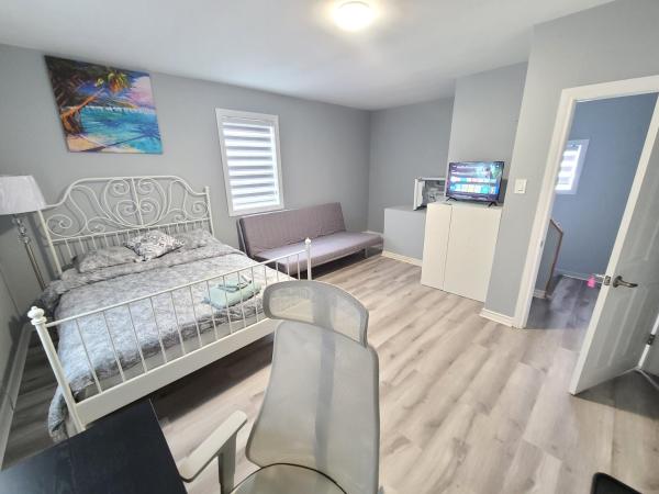 Cloud Bnb Downtown Ottawa : photo 8 de la chambre chambre lit queen-size
