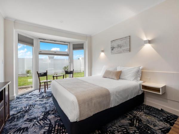 Best Western Adelaide Airport - Formerly Parador Inn : photo 2 de la chambre chambre lit queen-size - vue sur jardin