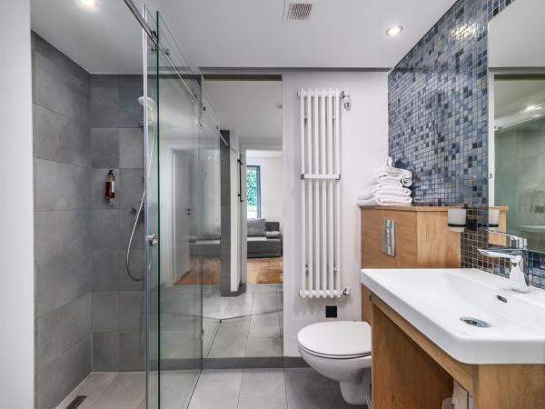 Grand Tulipan : photo 8 de la chambre chambre double avec lit d'appoint