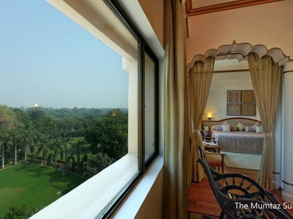 Hotel Clarks Shiraz : photo 4 de la chambre suite with inr 500 credit on spa and 1+1 happy hours from 1pm to 6pm