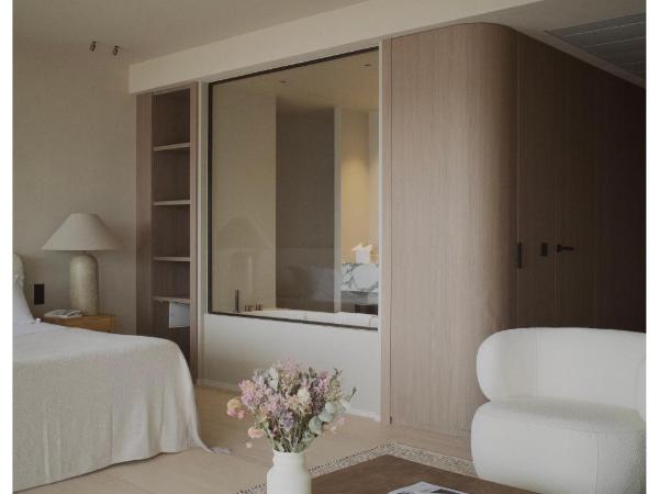 Hôtel Le Versailles : photo 1 de la chambre suite junior avec balcon - vue sur mer