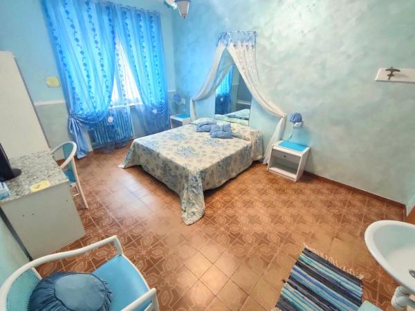 Hotel Serenella : photo 3 de la chambre chambre double ou lits jumeaux avec salle de bains externe