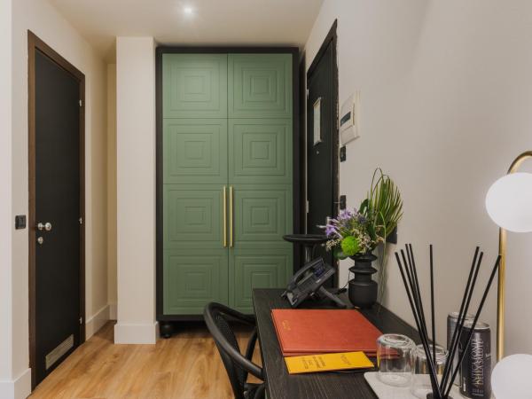 JOIVY Together Florence Urban Resort : photo 6 de la chambre chambre double avec patio
