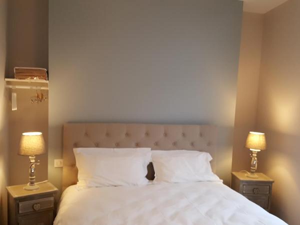 Hôtel Chez Jacqueline : photo 3 de la chambre chambre lit king-size supérieure