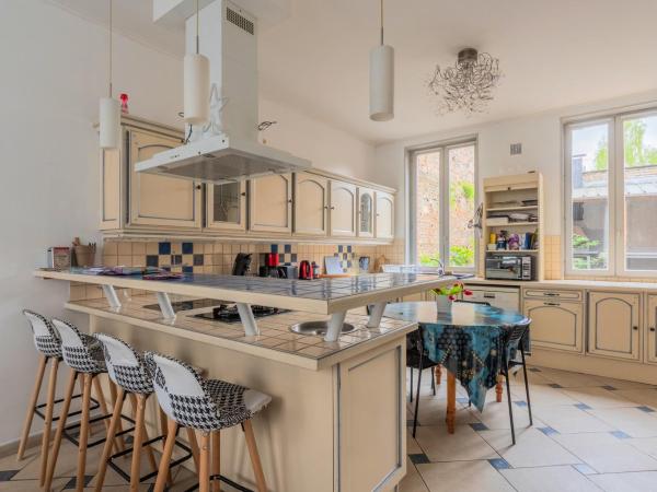 Douai house : photo 8 de la chambre chambre double avec salle de bains privative