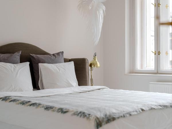 Old Town Boutique Residence : photo 4 de la chambre chambre double - vue sur jardin