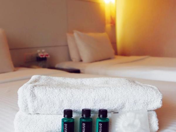 Seri Pacific Hotel Kuala Lumpur : photo 1 de la chambre chambre lit king-size supérieure