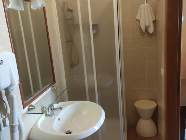 Sorella Luna : photo 3 de la chambre economy double or twin room with skylight