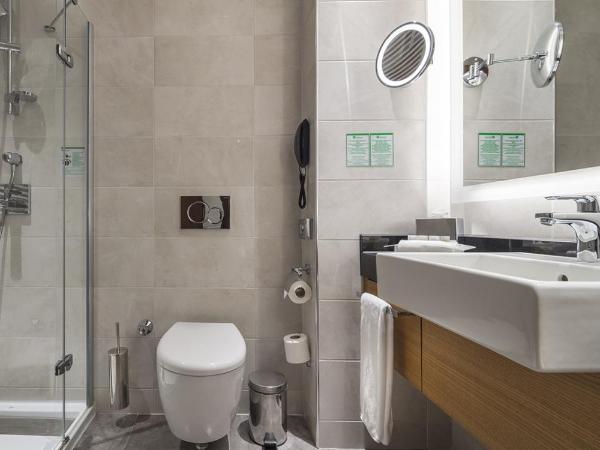 Holiday Inn Istanbul - Tuzla Bay, an IHG Hotel : photo 3 de la chambre chambre lit queen-size - non-fumeurs