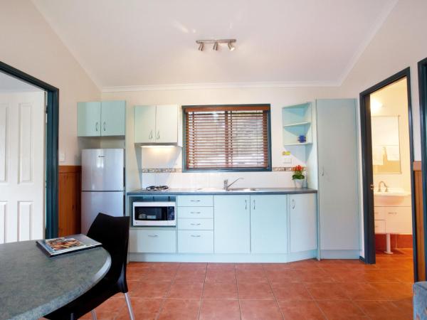 Cairns Crystal Cascades Holiday Park : photo 5 de la chambre superior family villa - cascades