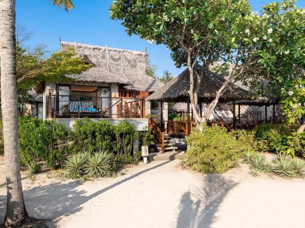 SAii Phi Phi Island Village : photo 5 de la chambre suite junior côté plage