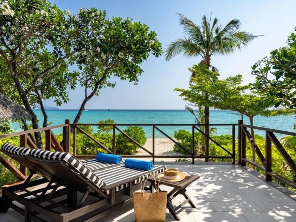 SAii Phi Phi Island Village : photo 1 de la chambre suite junior côté plage