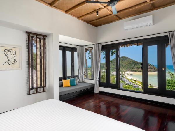 SAii Phi Phi Island Village : photo 8 de la chambre villa avec piscine - côté colline - vue sur océan