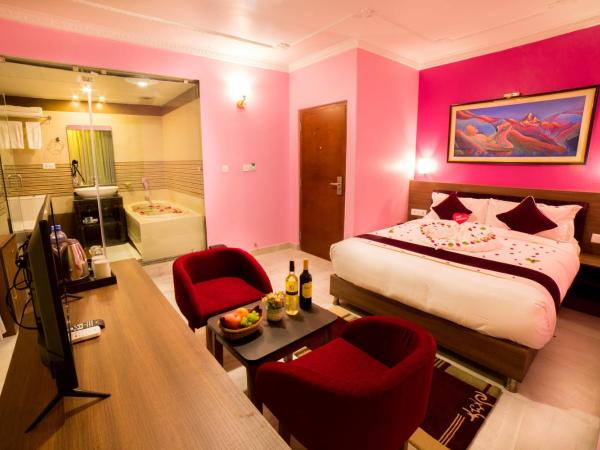 Hotel Task International : photo 2 de la chambre suite - vue sur montagne