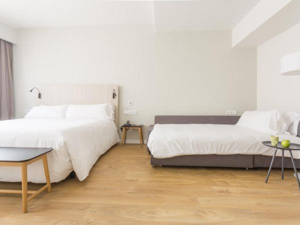 ARTIEM Madrid : photo 1 de la chambre chambre triple de luxe (2 adultes + 1 enfant)