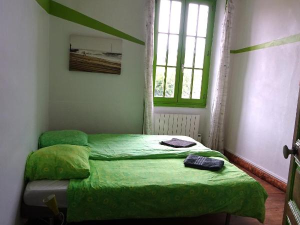h2oholidays - auberge de jeunesse - youth hostel : photo 5 de la chambre chambre double ou lits jumeaux standard