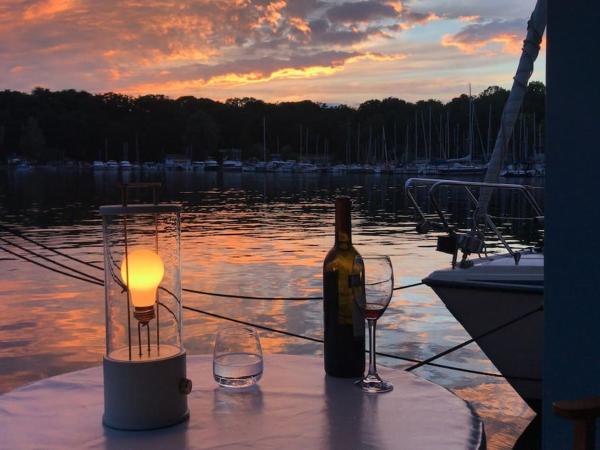 Comfortables Hausboot : photo 5 de la chambre mobile home