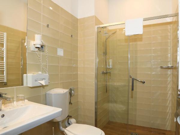 Medos Hotel : photo 9 de la chambre chambre double familiale