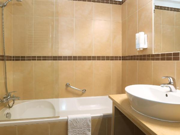 Medos Hotel : photo 10 de la chambre chambre double supérieure avec balcon