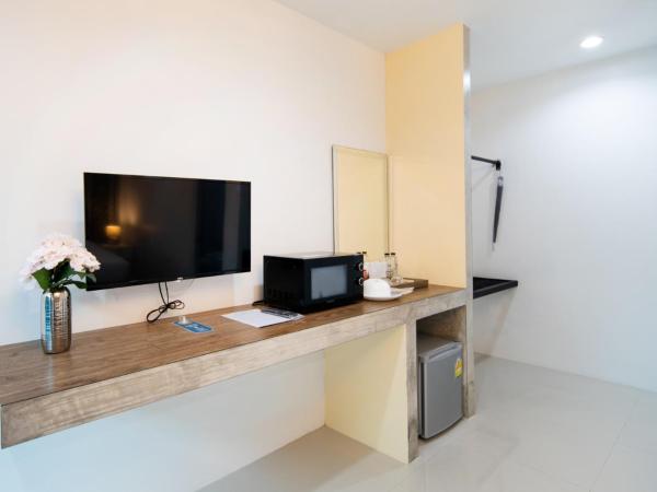 Chanakarn Pool Access Rawai : photo 7 de la chambre chambre double ou lits jumeaux de luxe avec accès piscine