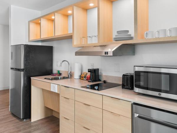 TownePlace Suites Jacksonville Airport : photo 10 de la chambre studio lit queen-size