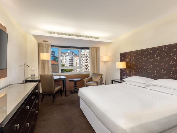 Sheraton Lisboa Hotel & Spa : photo 3 de la chambre chambre deluxe avec 1 lit queen-size et accès à la piscine