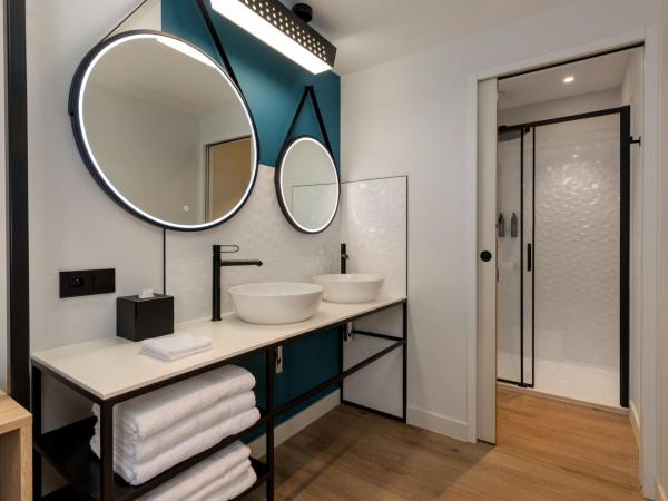 Aloft Hotel, By Marriott : photo 7 de la chambre chambre familiale avec 2 lits queen-size - accès au spa inclus