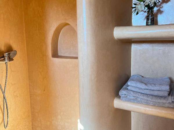 Villa Apollonia - Blissful Garden Paradise with Pool nestled in Nature : photo 3 de la chambre chambre double - vue sur piscine