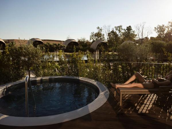 91 Athens Riviera, The Resort : photo 2 de la chambre couples cabana with plunge pool