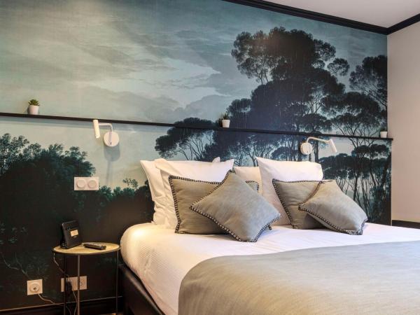 Best Western Les Bains Hotel et SPA : photo 3 de la chambre appartement - lit queen-size