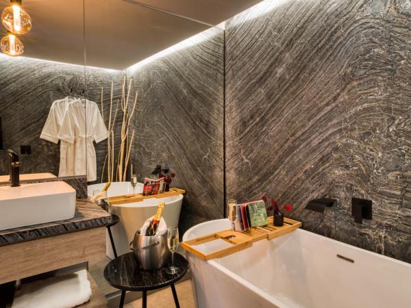 Casa Hannah B&B Boutique : photo 7 de la chambre chambre double deluxe avec baignoire