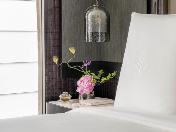 Four Seasons Hotel Hangzhou at Hangzhou Centre : photo 1 de la chambre chambre lit king-size deluxe - vue sur ville