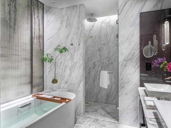 Four Seasons Hotel Hangzhou at Hangzhou Centre : photo 2 de la chambre deluxe king room with canal view