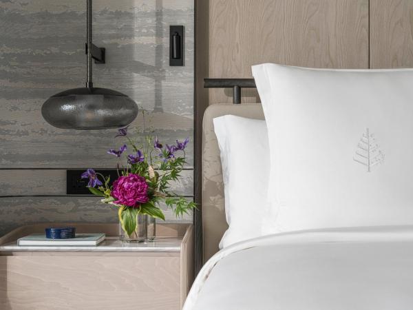 Four Seasons Hotel Hangzhou at Hangzhou Centre : photo 3 de la chambre deluxe king room with canal view