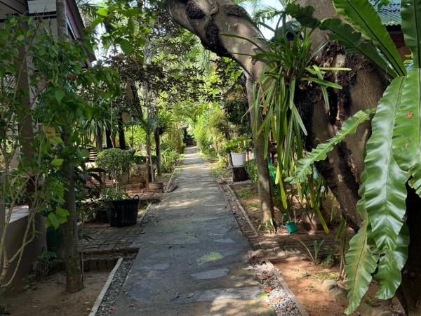 Lanta Riviera Beach Resort : photo 7 de la chambre chambre familiale - vue sur jardin