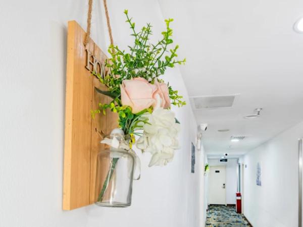 Hello Hotel 哈啰酒店广州新市百信广场店 : photo 3 de la chambre chambre double deluxe