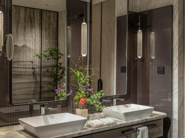 Four Seasons Hotel Hangzhou at Hangzhou Centre : photo 2 de la chambre premier double room with city view