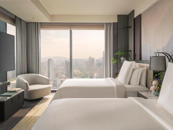 Four Seasons Hotel Hangzhou at Hangzhou Centre : photo 1 de la chambre premier double suite