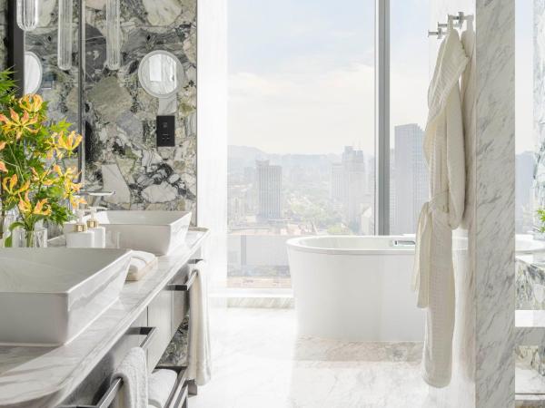 Four Seasons Hotel Hangzhou at Hangzhou Centre : photo 2 de la chambre suite premier