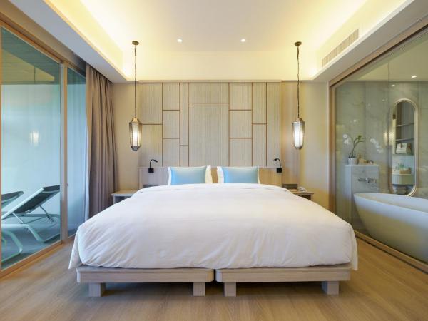 The Little Shore Khao Lak by Katathani : photo 3 de la chambre suite avec piscine