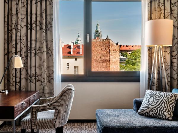 Sheraton Grand Krakow : photo 5 de la chambre grande chambre lit king-size deluxe - vue sur wavel ou vistule