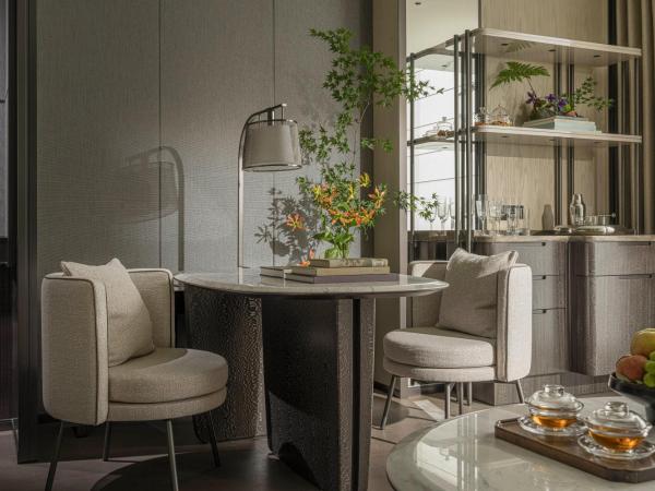 Four Seasons Hotel Hangzhou at Hangzhou Centre : photo 4 de la chambre premier king room with grand city view