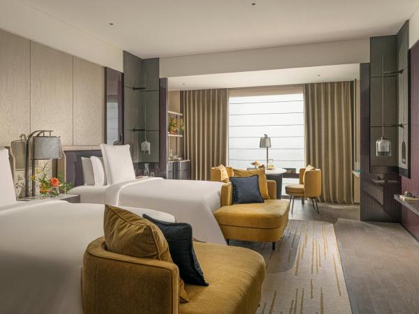 Four Seasons Hotel Hangzhou at Hangzhou Centre : photo 1 de la chambre premier double room with grand city view