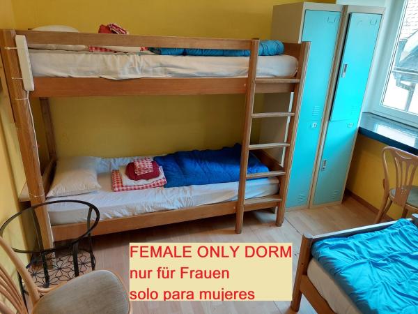 Oldtown Hostel Otter : photo 1 de la chambre lit superposé dans dortoir pour femmes 